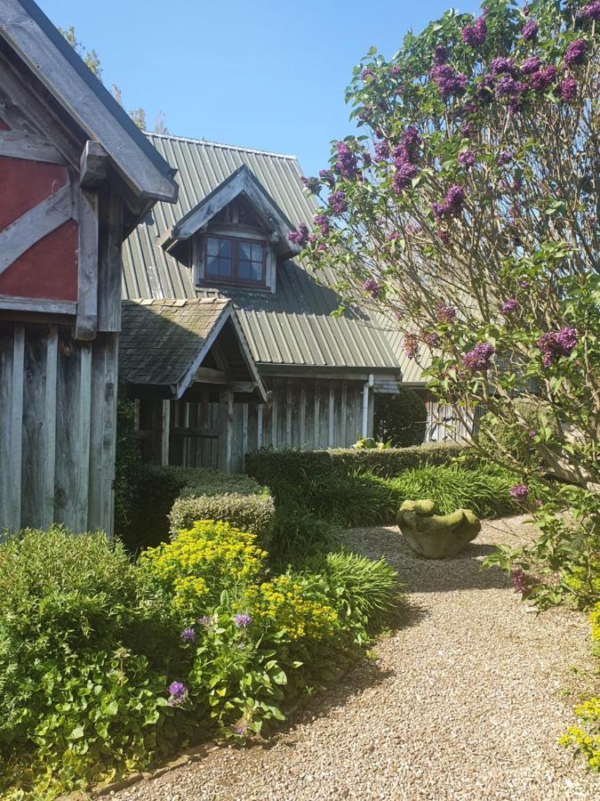 Streamside Country Manor Bed & Breakfast Walton Exterior photo