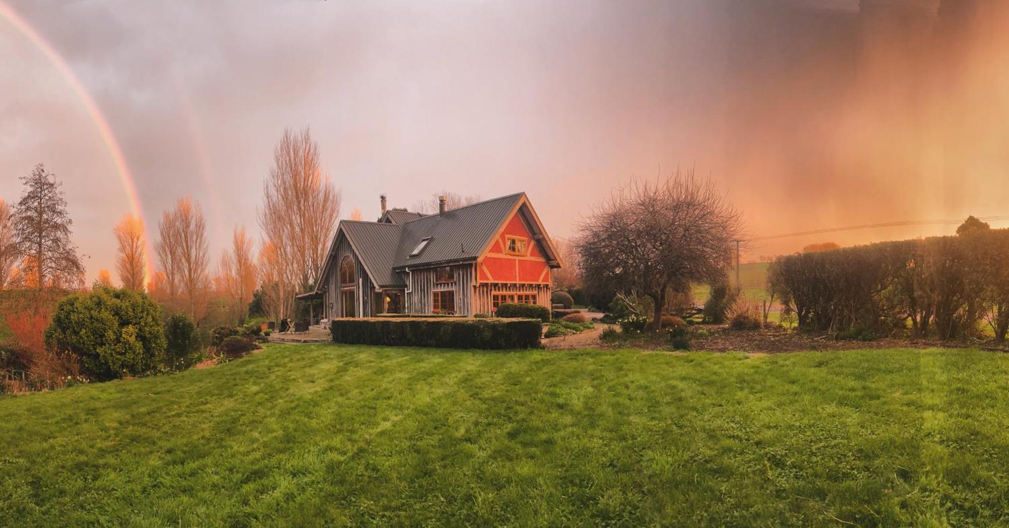Streamside Country Manor Bed & Breakfast Walton Exterior photo